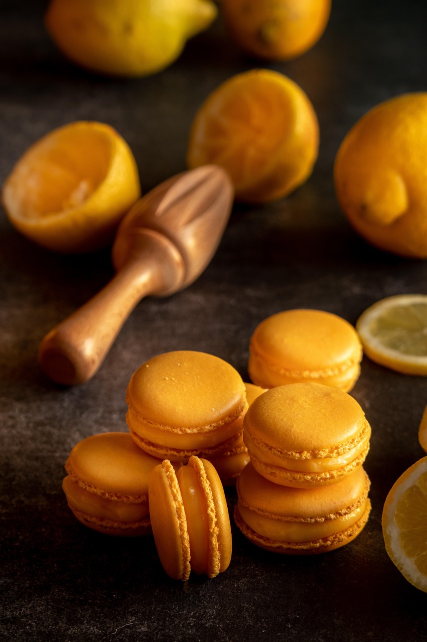 Lemon Curd Macaron